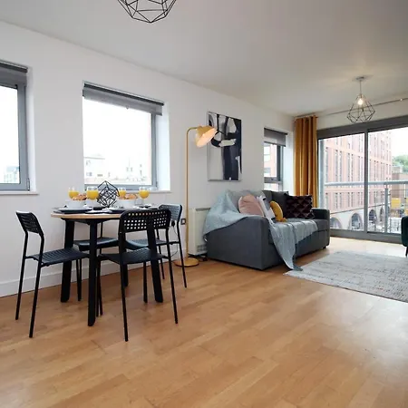 Apartment Three Queens By Staybc *