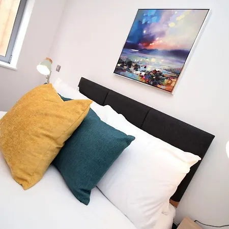 Apartment Three Queens By Staybc Bristol