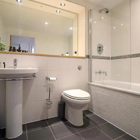 Three Queens By Staybc Apartment Bristol