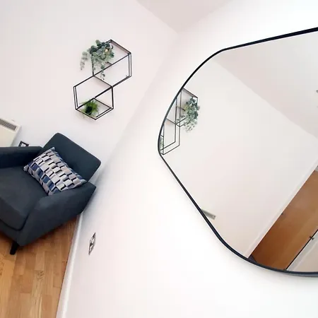 Three Queens By Staybc Apartment Bristol